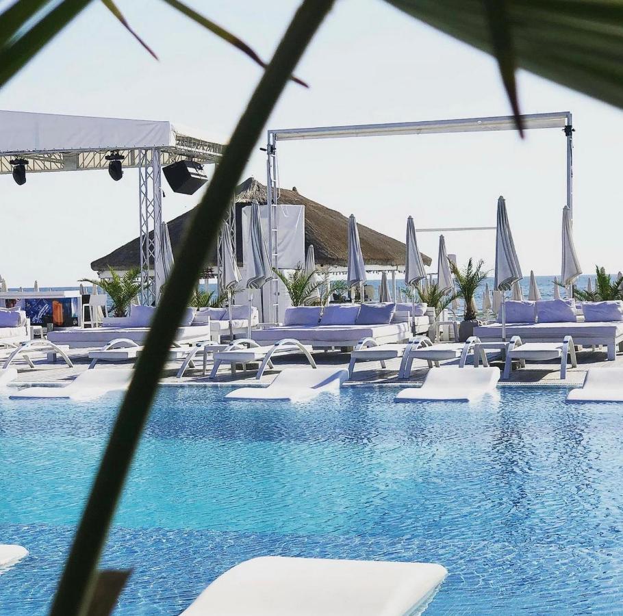 Summerland Luxury Velvet Front Sea View Apartment Мамая Екстериор снимка